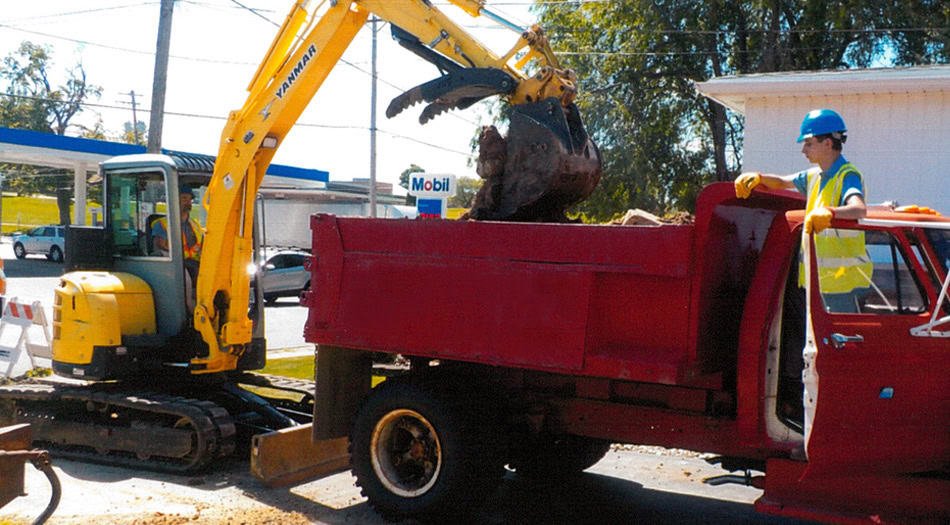 Loading Dump Truck A Cropped 900x525 72dpi